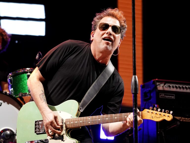 Andrés Calamaro agotó dos Movistar Arena y quiere agregar más pero no hay fechas libres: qué hará mientras tanto