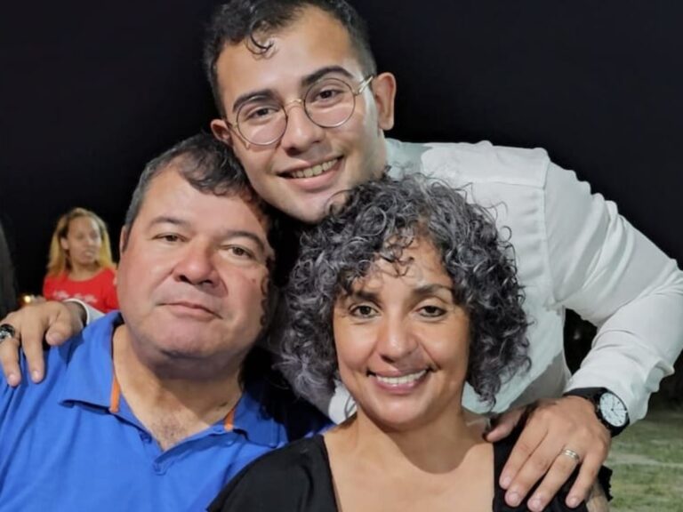 «Nos hostigan y aíslan para que nos suicidemos», dijo Marcela Acuña, en una carta con críticas políticas