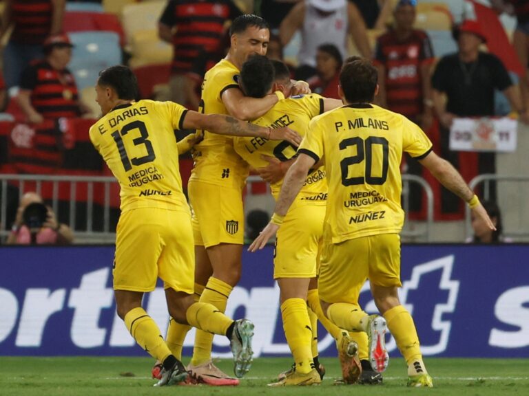 Peñarol dio el golpe ante Flamengo con un «Maracanazo» y se llevó un triunfo clave para definir la serie en casa