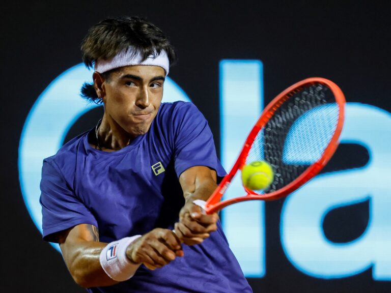 Francisco Comesaña dio el gran golpe y eliminó a Zeverev, número 2 del mundo, para meterse en semis