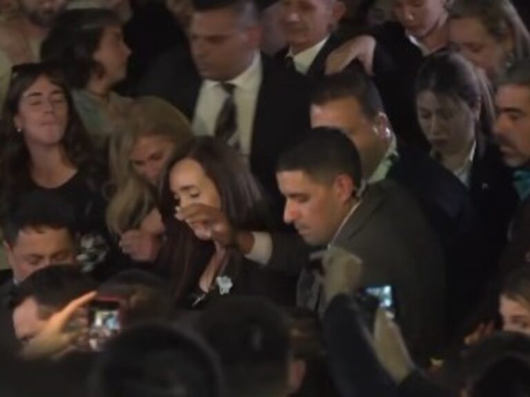 Insultaron a Victoria Villarruel a la salida de la misa por el papa Francisco y agredieron a una periodista de TN