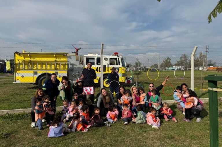 El Centro de Desarrollo Infantil recibió la visita de los Bomberos Voluntarios