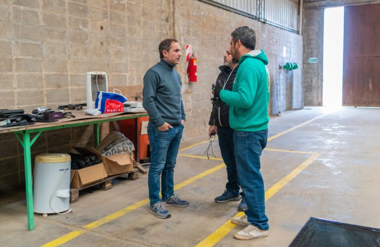Abella visitó una empresa dedicada al reciclaje de aparatos eléctricos y electrónicos