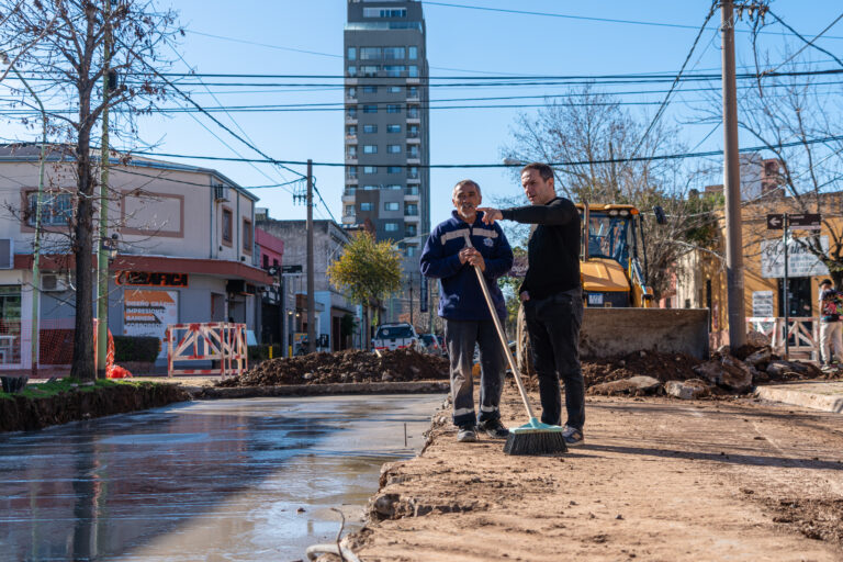 Continúa la reparación de las calles por las que circula el transporte de media distancia