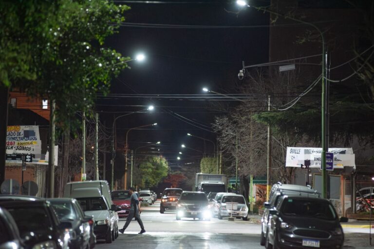 Luces LED: el Municipio avanza con la modernización de la luminaria pública en la ciudad