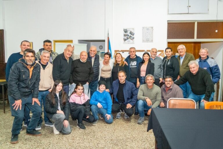 Abella acompañó los festejos por los 102 años de la Asociación Colombófila “La Campanense”