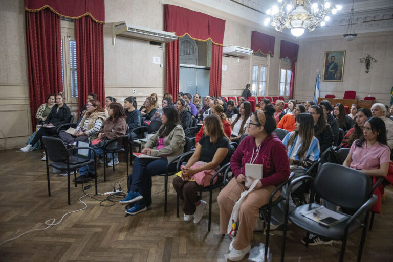 Con cupos completos, comenzó el curso sobre cuidados infantiles