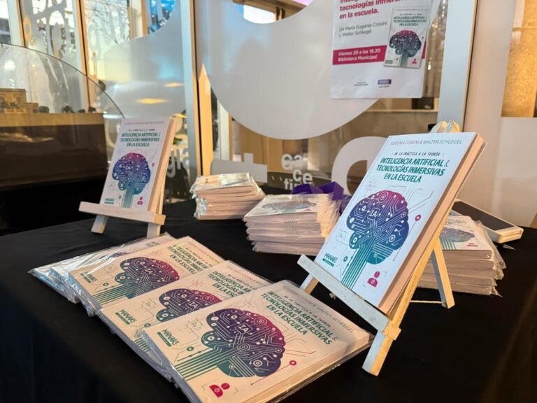 El Municipio acompañó la presentación de un libro sobre educación y los avances de la tecnología