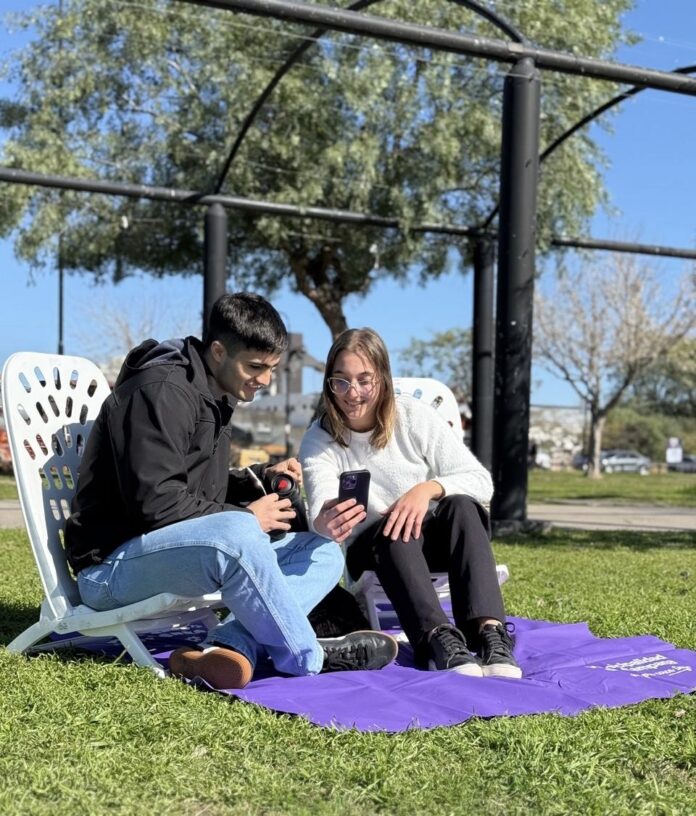 2d074345-096b-4183-b139-9e1e132560ae