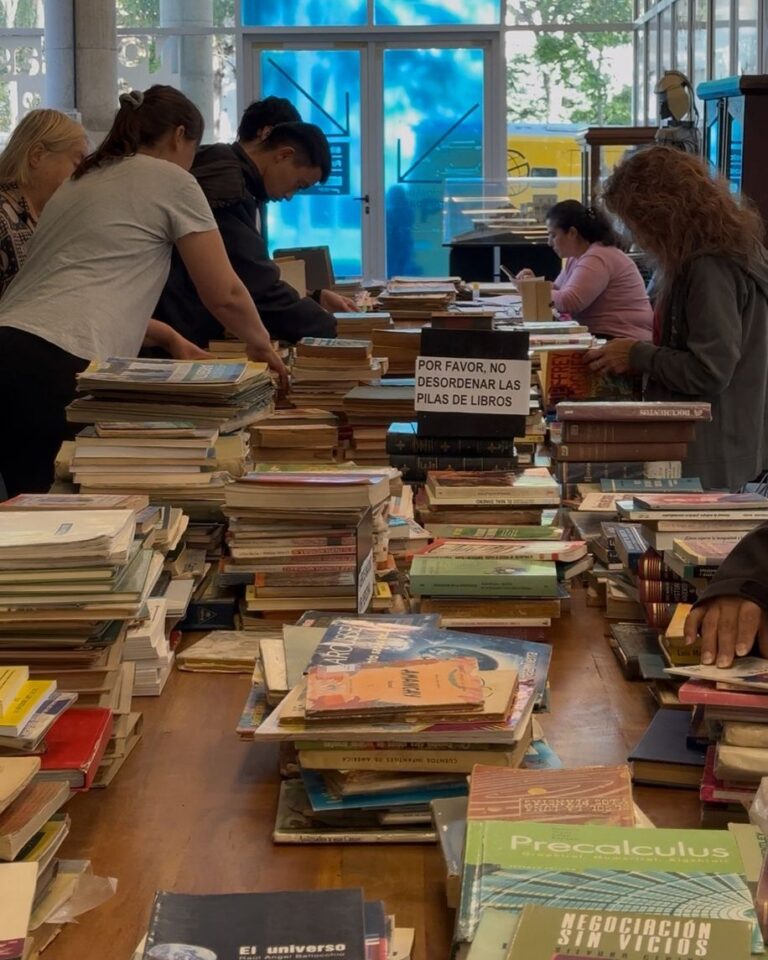 Éxito total en la “Suelta de Libros” de la Biblioteca Municipal