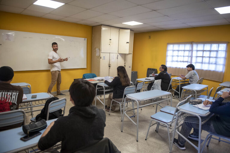 Comenzó el curso de organización y administración de talleres de automotores