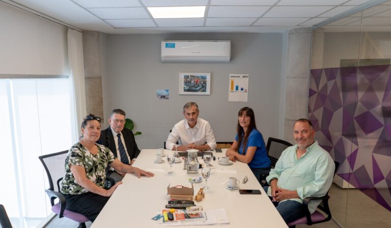 El intendente interino recibió a integrantes de la iglesia “Estrella de Oriente”