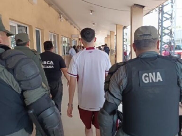 Un hincha de Lanús no pudo ver la final de la Copa Sudamericana en Paraguay por amenazas reiteradas en las redes