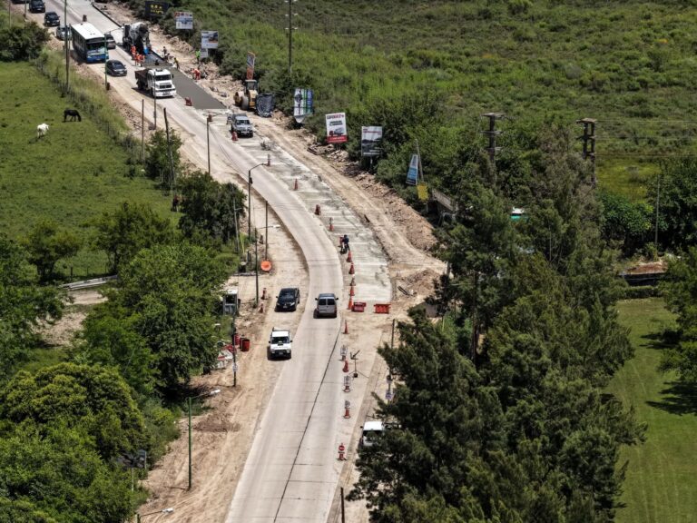 Ruta 4: se mejoraron las banquinas para ordenar la circulación vehicular mientras avanza la obra