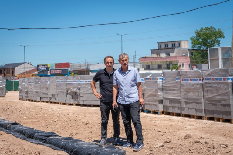 Abella supervisó el avance de la obra del Microestadio Municipal