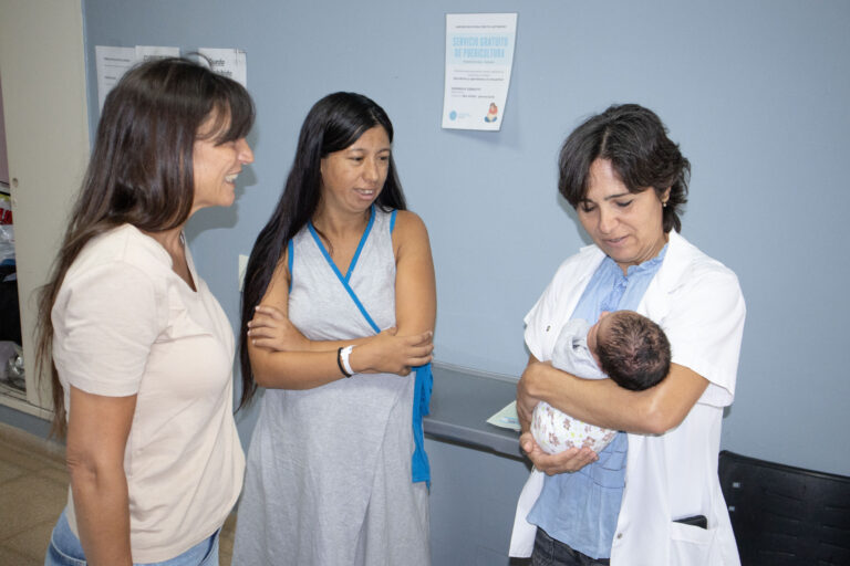 Elisa Abella le dio la bienvenida al primer bebé campanense del 2026