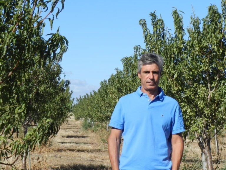 Es cuarta generación agrícola- ganadera, pero salió de su zona de confort y se reconvirtió para producir un fruto seco que está de moda
