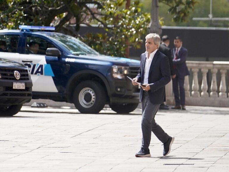 el Gobierno fija un techo del 2% y bloquea acuerdos salariales superiores