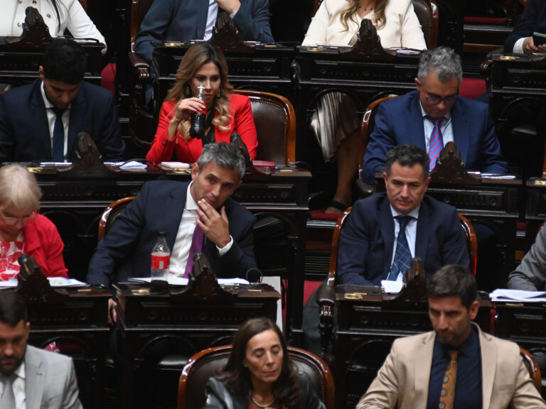el oficialismo presiona a los gobernadores para que defiendan la reforma y apura la sanción en Diputados