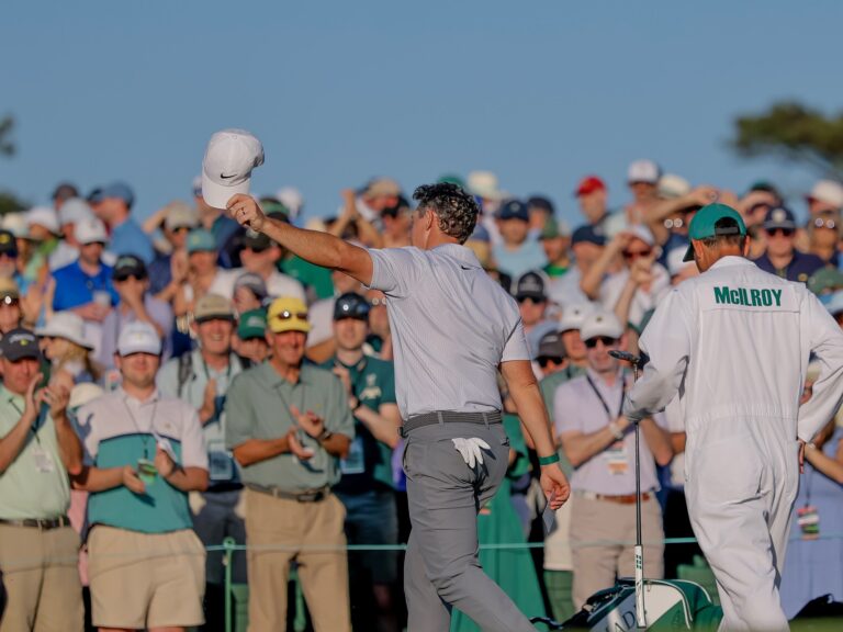 Rory McIlroy brilló en Augusta con una racha de birdies y sacó seis golpes de ventaja en un Masters que ya se quedó sin argentinos