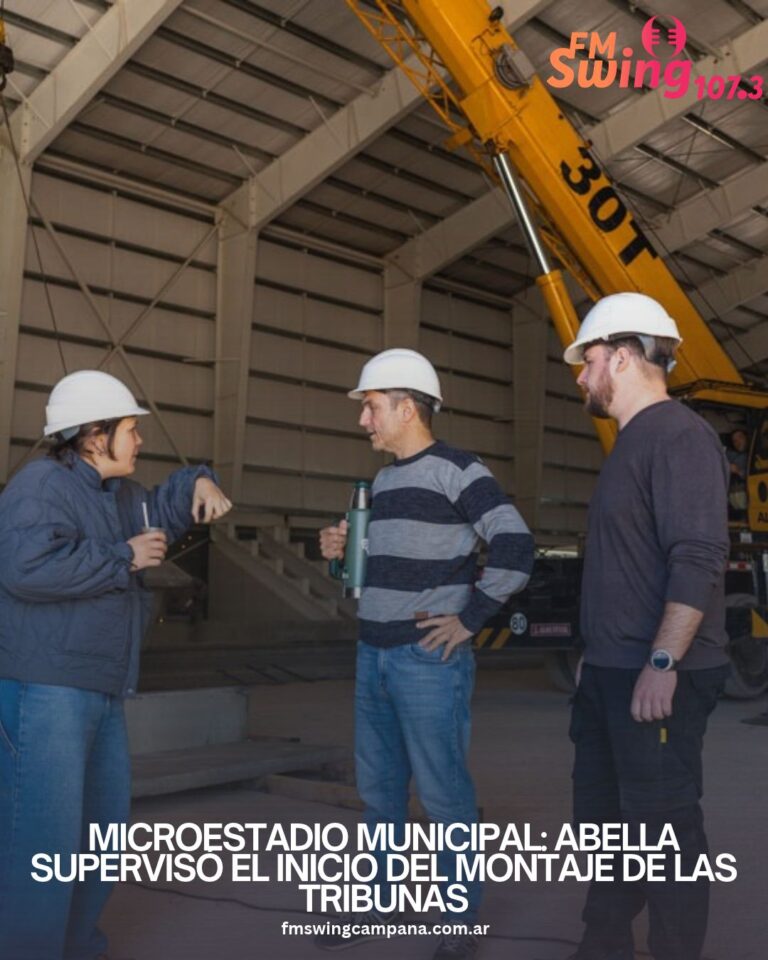 Microestadio municipal: Abella supervisó el inicio del montaje de las tribunas
