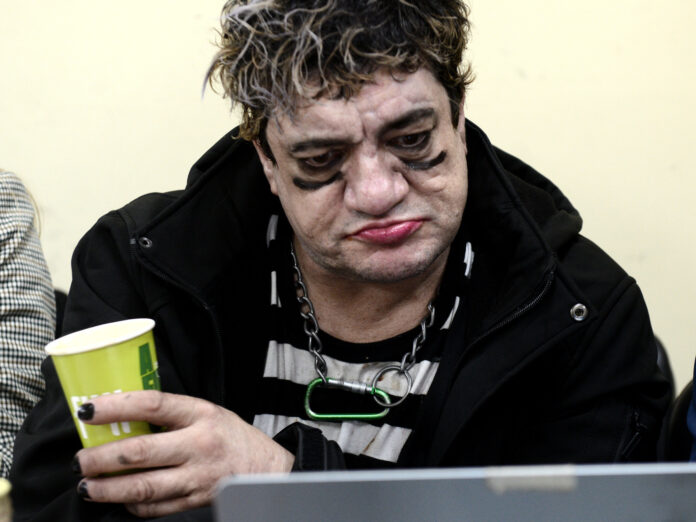 qE-UuRkZ5_2000x1500__1.jpg